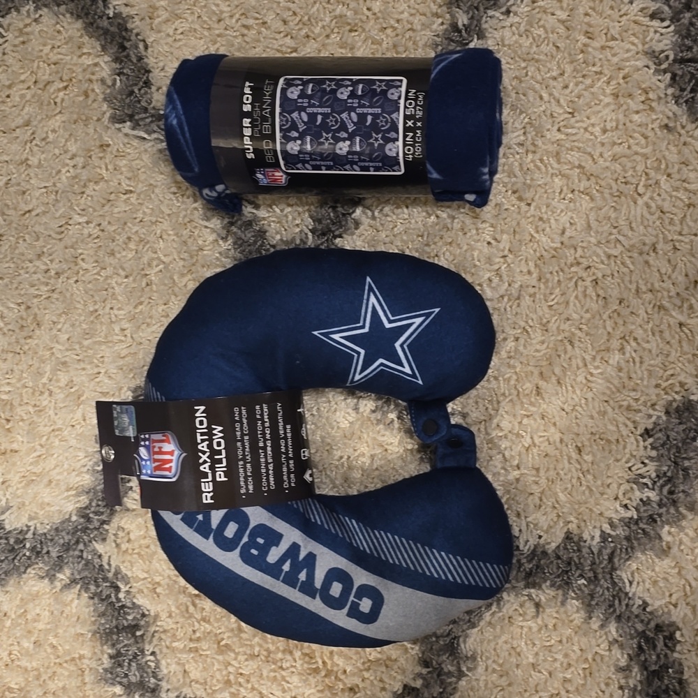 Cowboys travel pillow and blanket